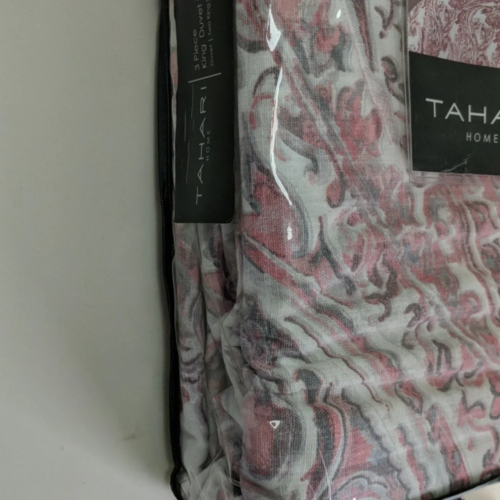 Tahari King Size Duvet 3pc Set Medallions Scrolls